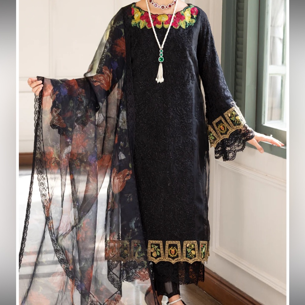 Pakistani Embroidered Black shalwar Kameez